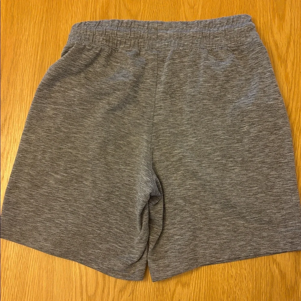 Kids Abercrombie & Fitch Gray Active Short-Sleeve Hoodie Set - age 5/6 - Picture 9 of 9